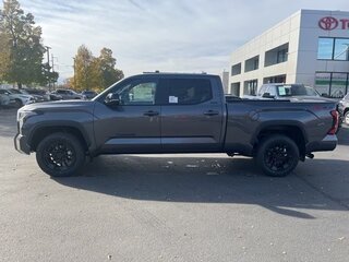 2025 Toyota Tundra CrewMax III, серый, 9822990 рублей, вид 3