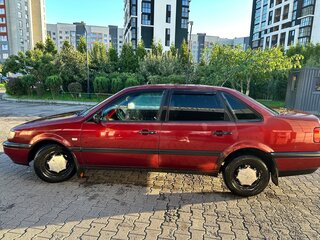 1993 Volkswagen Passat B4, красный, 160000 рублей, вид 3