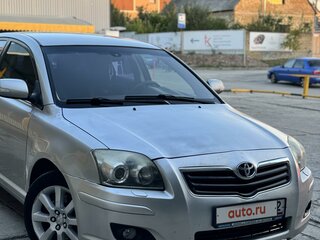 2007 Toyota Avensis II Рестайлинг, серебристый, 800000 рублей, вид 2