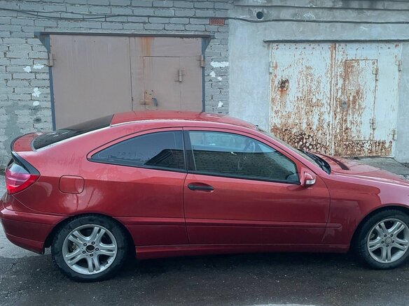 2003 Mercedes-Benz C-Класс 180 II (W203), красный, 600000 рублей - вид 4