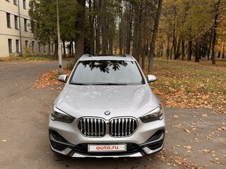2021 BMW X1 28i sDrive II (F48) Рестайлинг, серебристый, 3370000 рублей, вид 1