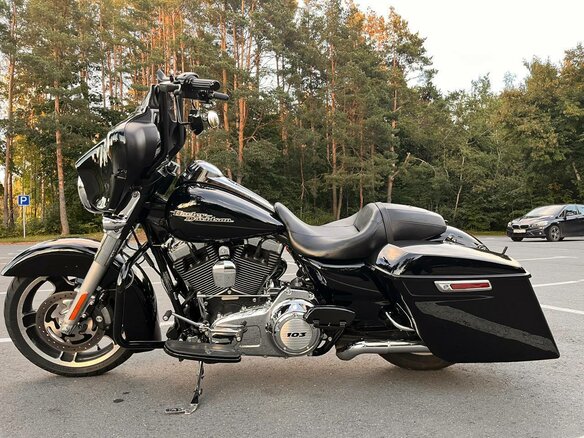 2010 Harley-Davidson Street Glide, чёрный, 850000 рублей - вид 1