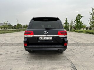 2017 Toyota Land Cruiser 200 Series Рестайлинг 2, чёрный, 6000000 рублей, вид 5