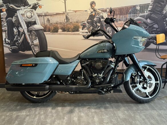 2024 Harley-Davidson Road Glide, голубой, 3600000 рублей - вид 17