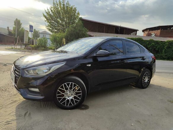2018 Hyundai Solaris II, чёрный, 1500000 рублей - вид 7