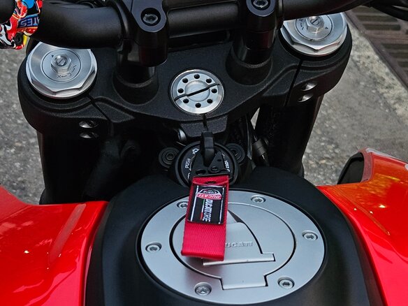 2022 Ducati Hypermotard, чёрный, 950000 рублей - вид 5