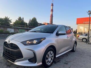 2021 Toyota Yaris IV, серый, 1150000 рублей, вид 1