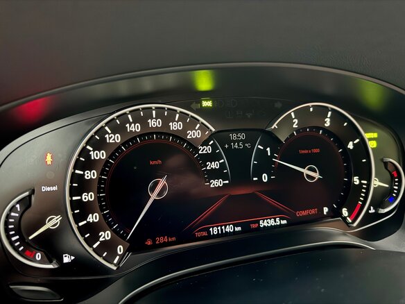 2017 BMW 5 серии 520d xDrive VII (G30/G31/G38), серый, 2600000 рублей - вид 6