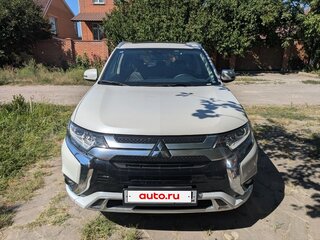 2022 Mitsubishi Outlander III Рестайлинг 3, белый, 3100000 рублей, вид 2