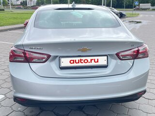 2021 Chevrolet Malibu IX Рестайлинг, серебристый, 1120000 рублей, вид 3