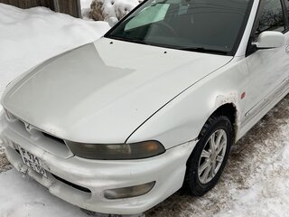 2001 Mitsubishi Galant VIII Рестайлинг, белый, 300000 рублей, вид 4