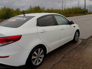 2016 Kia Rio III Рестайлинг, белый, 850000 рублей, вид 3