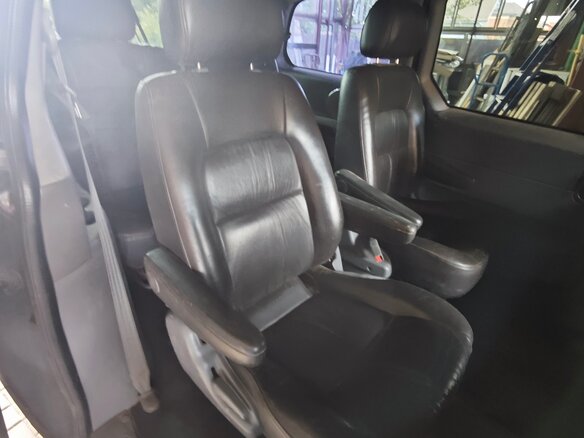 2002 Kia Carnival I, чёрный, 370000 рублей - вид 22