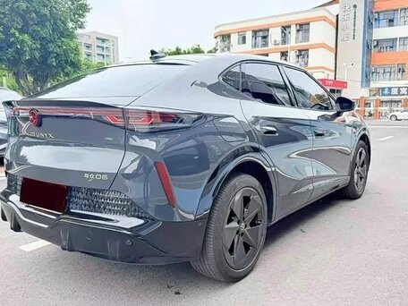 2025 Volkswagen ID.Unyx 06 80.2 kWh I, чёрный, 3353000 рублей, вид 4