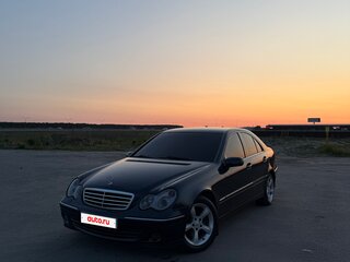 2004 Mercedes-Benz C-Класс 200 II (W203) Рестайлинг, синий, 780000 рублей, вид 1