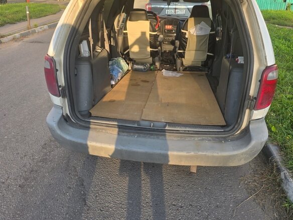 2005 Dodge Caravan 4-speed IV, белый, 500000 рублей - вид 8