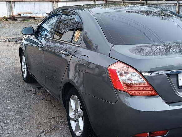 2013 Geely Emgrand EC7, серый, 850000 рублей - вид 3