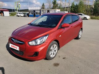 2013 Hyundai Solaris I, красный, 970000 рублей, вид 2