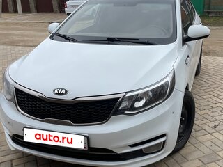 2017 Kia Rio III Рестайлинг, белый, 810000 рублей, вид 1
