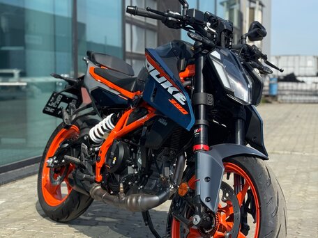 2025 KTM 390 Duke, синий, 699000 рублей, вид 2