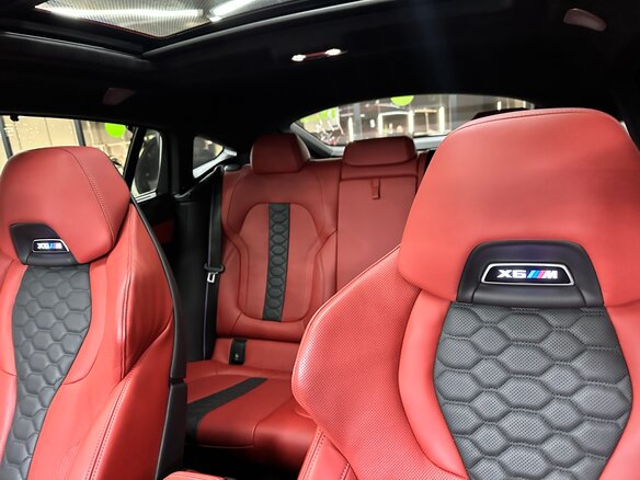 2021 BMW X6 M Competition III (F96), красный, 13000000 рублей - вид 32