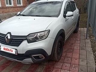 2020 Renault Sandero Stepway II Рестайлинг, белый, 945000 рублей, вид 1