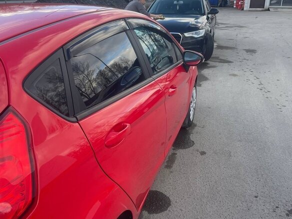 2016 Ford Fiesta Mk6 Рестайлинг, красный, 720000 рублей - вид 6