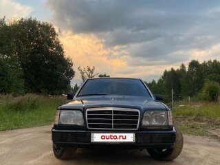 1994 Mercedes-Benz E-Класс 220 I (W124), чёрный, 310000 рублей, вид 2