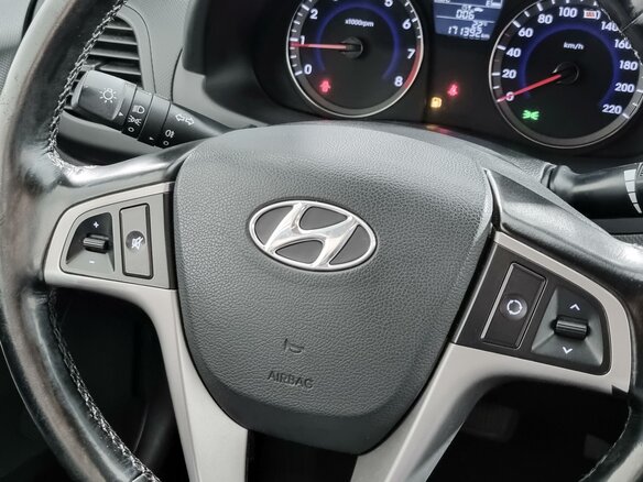 2014 Hyundai Solaris I Рестайлинг, белый, 1130000 рублей - вид 13