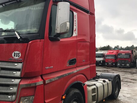2015 Mercedes-Benz Actros, красный, 4850000 рублей, вид 2