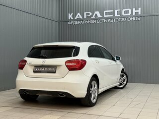 2014 Mercedes-Benz A-Класс 180 III (W176), белый, 1129000 рублей, вид 2