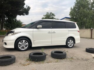 2004 Honda Elysion I, белый, 1500000 рублей, вид 3