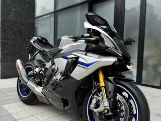 2016 Yamaha YZF-R1, красный, 1899000 рублей, вид 1