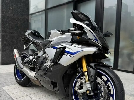 2016 Yamaha YZF-R1, красный, 1899000 рублей, вид 1