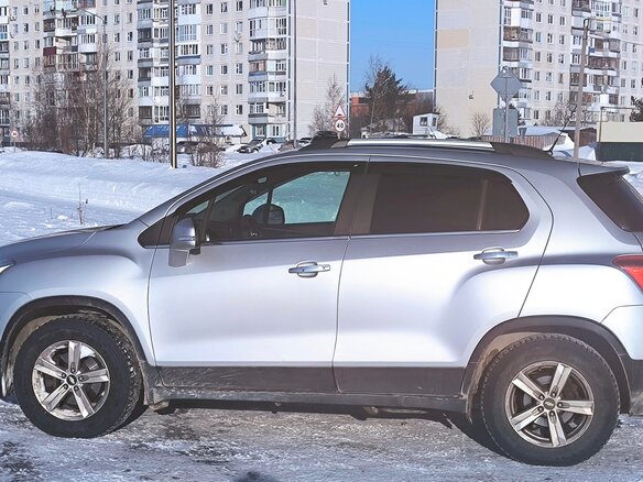 2015 Chevrolet Tracker III, серебристый, 1300000 рублей - вид 8