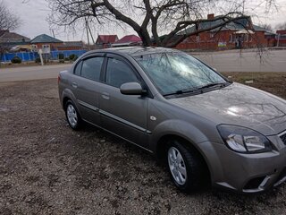 2011 Kia Rio II Рестайлинг, серый, 800000 рублей, вид 1