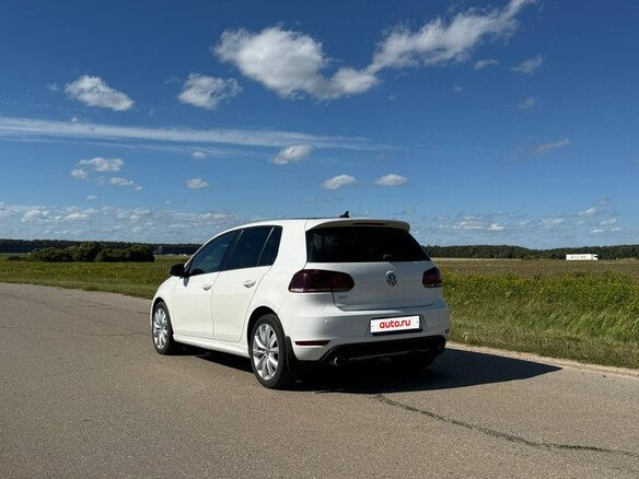 2012 Volkswagen Golf VI, белый, 1000000 рублей - вид 5
