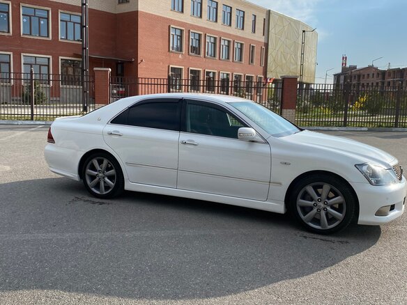 2004 Toyota Crown XII (S180), белый, 1699999 рублей - вид 3