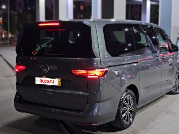 2022 Volkswagen Multivan T7, серый, 6980000 рублей