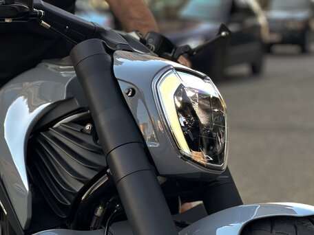 2013 Harley-Davidson V-Rod, серый, 5500000 рублей, вид 3