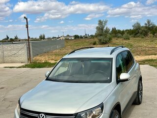 2014 Volkswagen Tiguan I Рестайлинг, серебристый, 1600000 рублей, вид 5