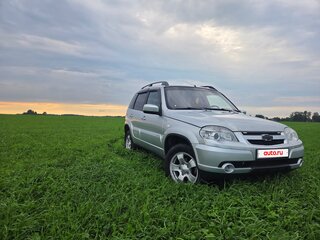 2012 Chevrolet Niva I Рестайлинг, серый, 410000 рублей, вид 3