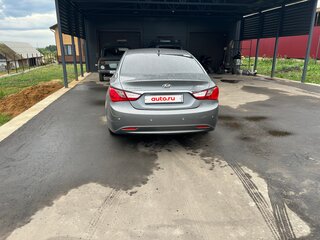 2013 Hyundai Sonata VI (YF), серый, 810000 рублей, вид 3