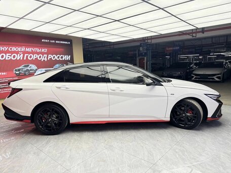 2023 Hyundai Elantra VII (CN7) Рестайлинг, белый, 2000000 рублей, вид 4