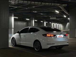 2018 Hyundai Elantra VI (AD), белый, 1650000 рублей, вид 3