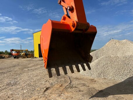 2008 Hitachi ZX330, оранжевый, 8000000 рублей, вид 4