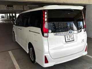 2016 Toyota Noah III (R80), белый, 1950000 рублей, вид 3