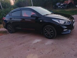 2017 Hyundai Solaris II, чёрный, 1200000 рублей, вид 3