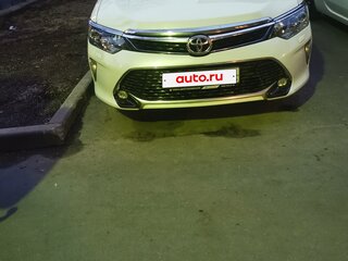 2018 Toyota Camry VII (XV50) Рестайлинг 2, белый, 2800000 рублей, вид 3