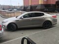 2013 Kia Optima III Рестайлинг, серый, 1400000 рублей - вид 3